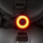 Feu de frein automatique et de position intelligent pour sac moto