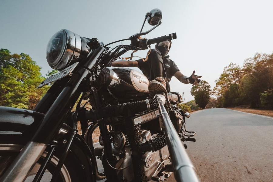 Moto & Réseaux Sociaux